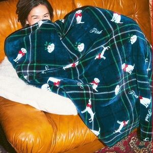 PINK Victoria's Secret Cozy Plush Blanket